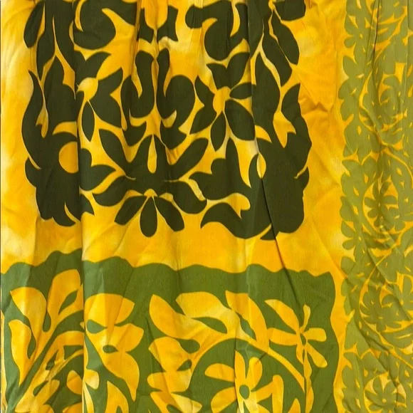 Manuhealii Dress - Picture 5 of 5